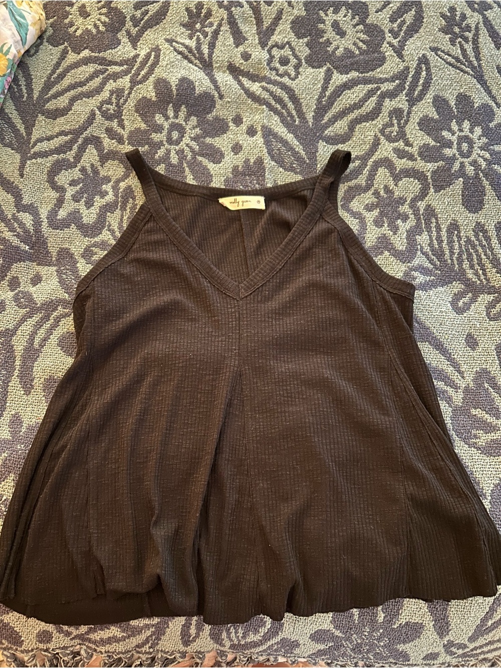 Ribbed V-Neck Tank Top - Black